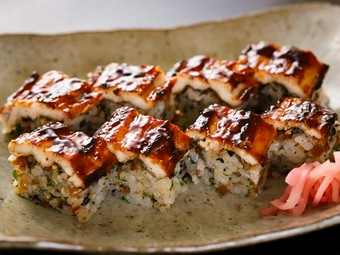 菊水鮓伝統の自慢の逸品『穴子棒ずし』