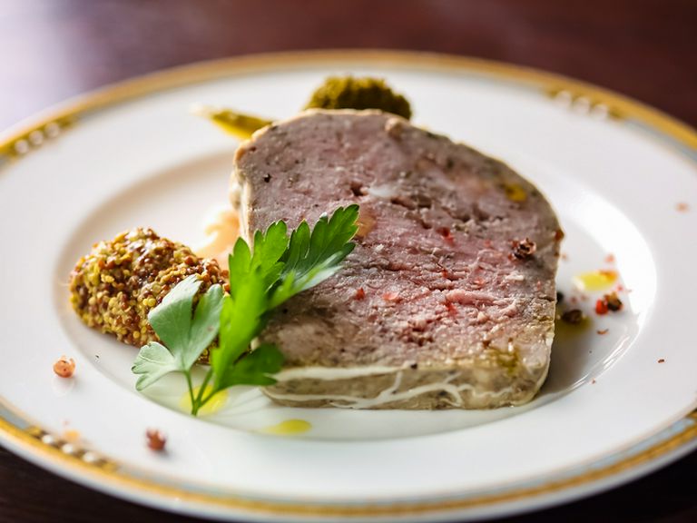 食べ飽きない優しい味わい。三宮で味わうフランスの家庭料理