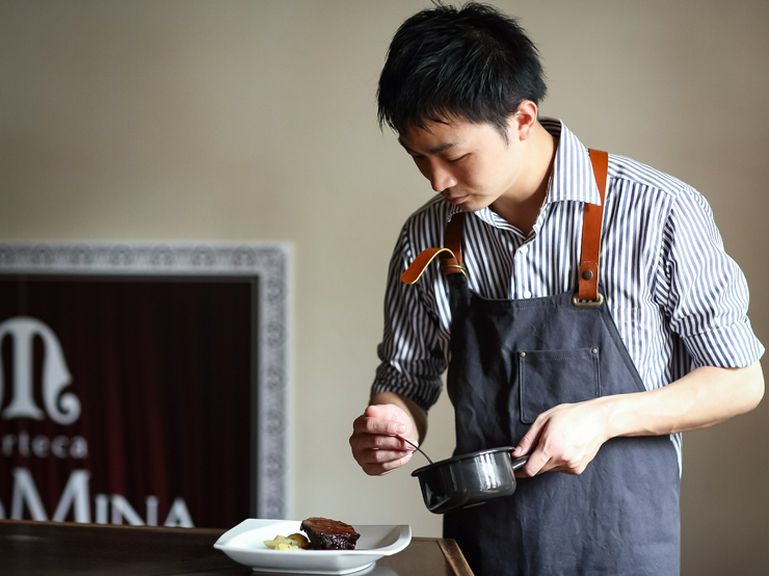 お客様の満足が何よりの喜び。笑顔があふれる空間づくりを目標に