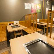 こぢんまりとした温かみのある雰囲気は、普段から親交の深いゲストを招いての接待や会食におすすめ。美味しい料理とリラックスできる心地良いムードが和やかな時間を演出してくれます。