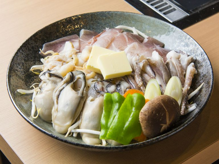 鮮度抜群! バターの風味漂う『海鮮盛り合わせ』