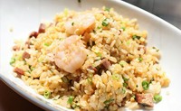 エビやチャーシューの入ったベーシックなチャーハンです