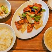 ご飯なしで100円引きさせていただきます。
ご用意のない日もございます。