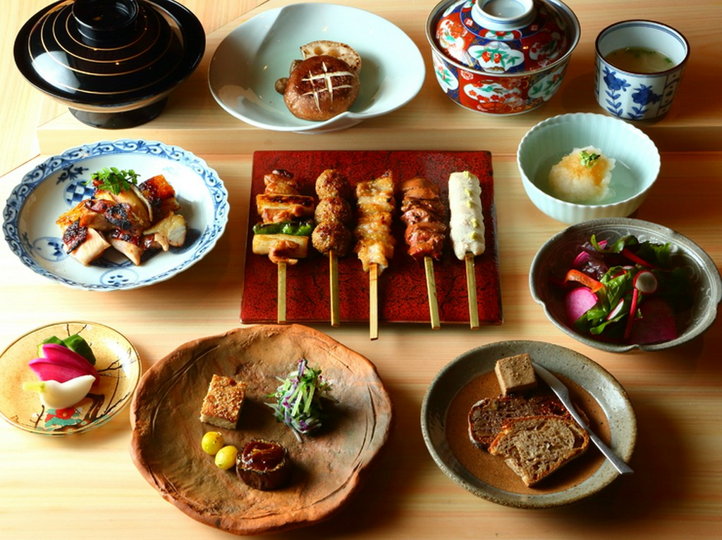 産地直送の新鮮な肉、こだわりの野菜。看板メニューを網羅した充実の『國よしコース』