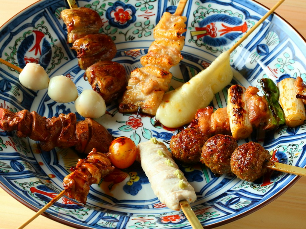 焼鳥好きなら迷わずこれ！　さまざまな部位を堪能できる『焼きもの9本コース』