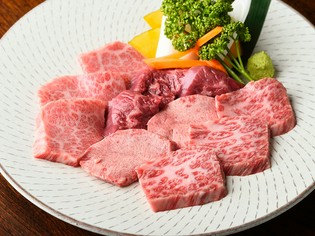 特上肉を楽しんでいただく『特上4種盛り』