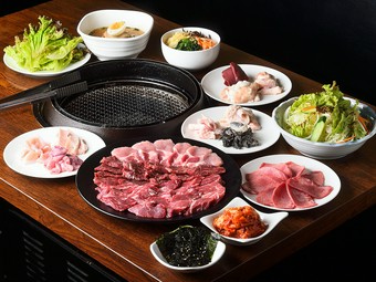 食べ飲み放題で、肉もお酒もたっぷり楽しめる