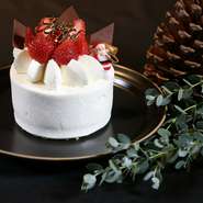 ショートケーキ…特に生クリームにこだわっており絶妙な甘さ加減でいくらでも食べれるショートケーキです。
チーズケーキ…濃厚かつ軽やかでチーズが苦手な人でも食べれるチーズケーキです。
