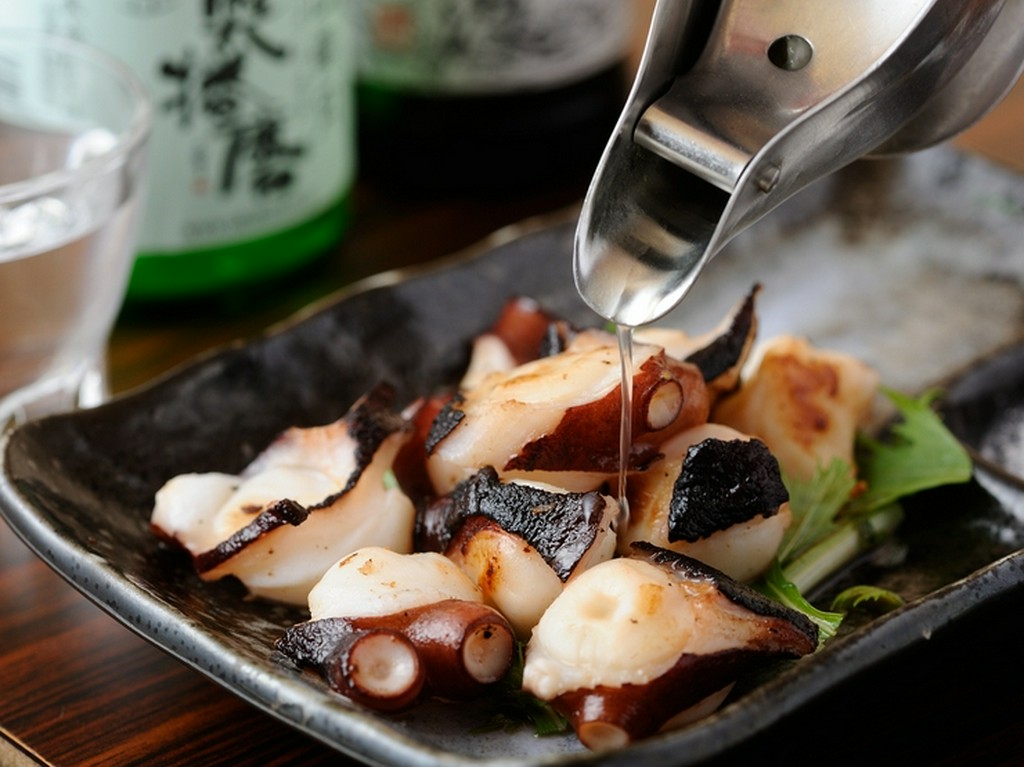 人気の鉄板焼き4点をお得に味わえる『鉄板焼きセット』もご用意