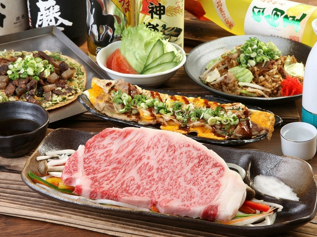 国産のサーロインステーキ150グラムと神戸の名物が味わえるお腹も満足なコースです。