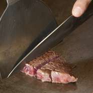 オープンキッチンの臨場感と共に、おいしさと温かな接客を届ける