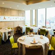 お得な飲み放題の付いたコース料理は6000円～、お好きなコース料理に飲み放題をご希望のかたは2200円～お楽しみいただけます。
※ご予約の際ご利用人数などご確認頂き、お問い合わせいただくとスムーズです