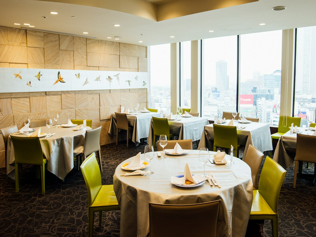 仲の良い友人を誘い、羽を伸ばして過ごすひととき