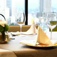 当店にご来店いただいたお客様には、充実したひとときを過ごしていただきたい。マニュアル通りの固い対応ではなく、お客様のご要望をお伺いしてご希望にそえられるよう努めています。快適な空間で絶品料理をどうぞ。