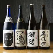 選び抜かれた日本酒揃い。味わい深い串焼きに寄りそう一杯