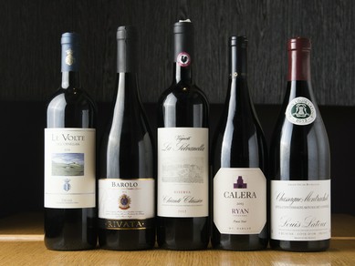 上質なワインと味わい深い串焼きが奏でるハーモニー