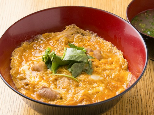 ランチでも味わえる『親子丼』に舌つづみ