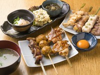 じっくりと焼かれ、旨みを引き出された串焼きを存分に味わうことができるコース。