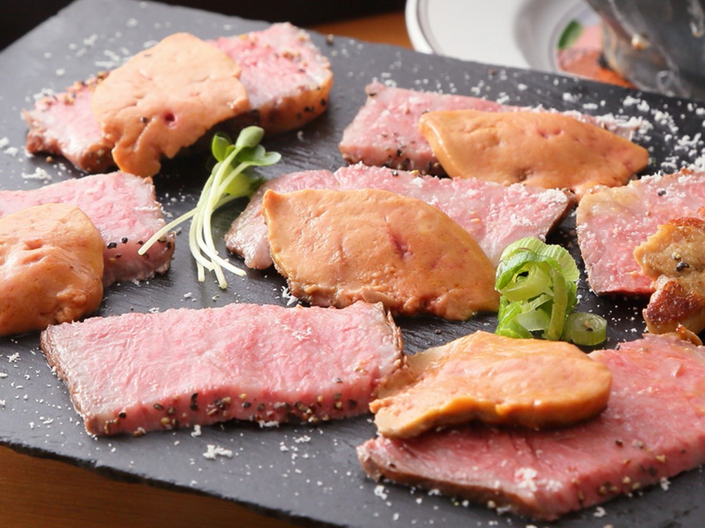 コースの予約特典、『フォアグラのせローストビーフ』も絶品