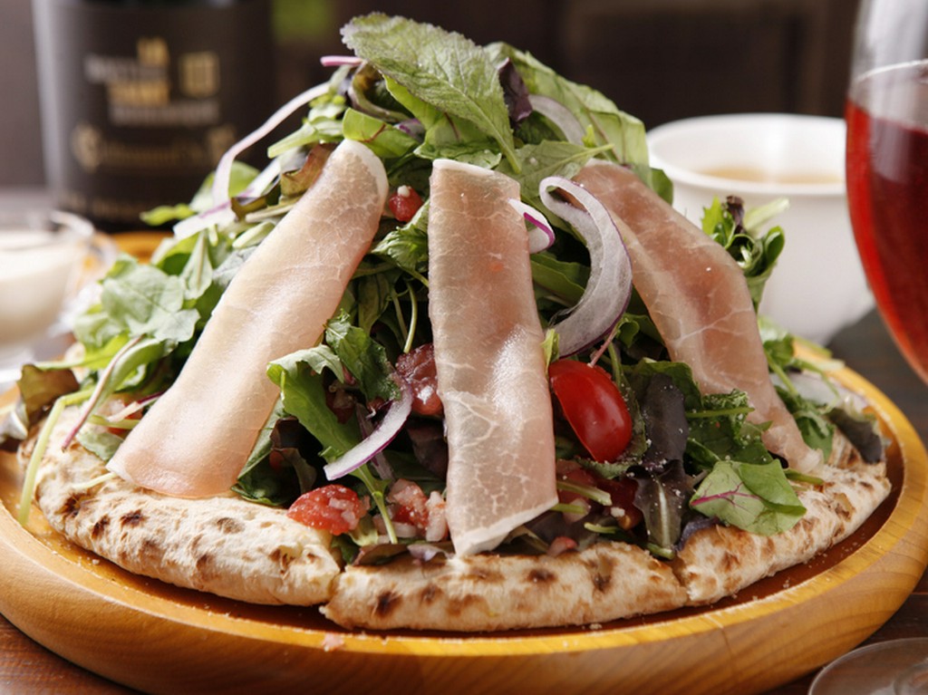 地元で採れた新鮮な旬野菜をふんだんに