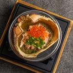 蟹の旨味を凝縮した贅沢な一皿。濃厚なコクと芳ばしい香りが、口いっぱいに広がります。