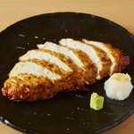大ぶりな海老の素揚げを頭から