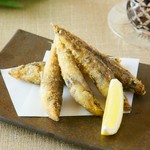 旨味たっぷりの森林鶏を、ひとつひとつ丁寧に手ごねで仕上げた自慢のつくね。
