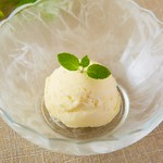 おにぎり(梅・鮭・明太子)380円
