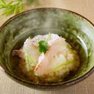 鯛の風味がふんわり広がり、ほっとする優しい味わいに。