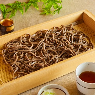 六金オリジナルの田舎蕎麦