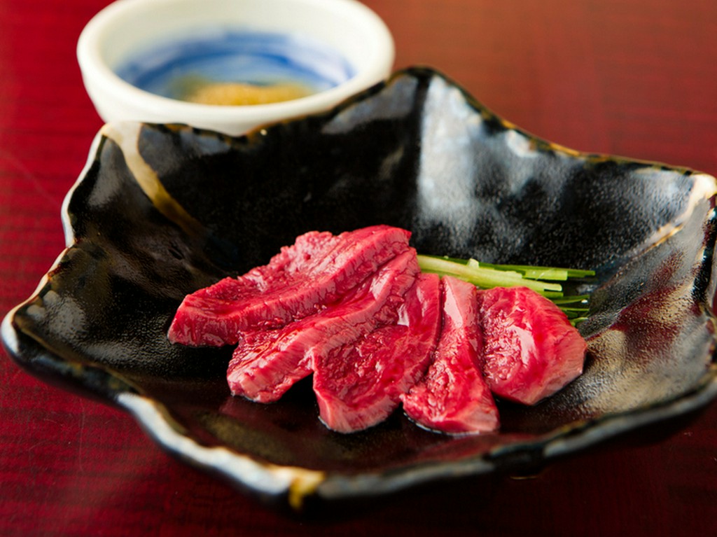 気仙沼の郷土料理をはじめ、三陸の地魚を生かした料理が自慢