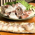 瀬戸内の明石の天然鯛を使った季節のお鍋
明石海峡の速い潮に揉まれ身は引き締まり脂が乗った絶品の鯛です