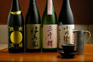 【お酒のこだわり】女将が厳選した日本酒を常時30種類の用意