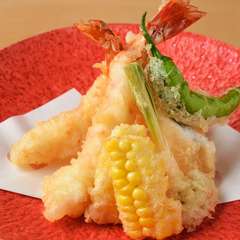 季節の魚介や野菜をサクッとおいしく『天麩羅盛り合わせ』