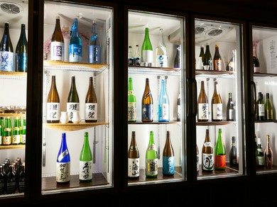 丁寧に仕上げられた和の逸品を引き立てる、選りすぐりの銘酒