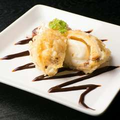 バニラアイスを揚げた熱＆冷の新食感スウィーツ『濃厚バニラアイスの天ぷら』