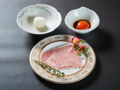 ミニライスまで贅沢な味『特選山城牛シルクロース焼きすき(1切れ)』