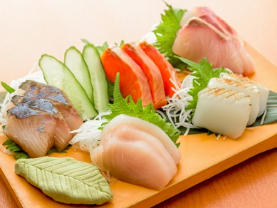 毎日料理長が厳選仕入れ! 沖縄県の旬な鮮魚を中心とした『本日のお刺身五点盛り』