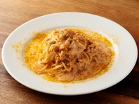 当店一番人気のウニとカラスミのスパゲッティで贅沢な気分に！