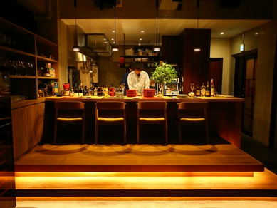 肩肘張らずにリラックスできる空間はデートに最適 