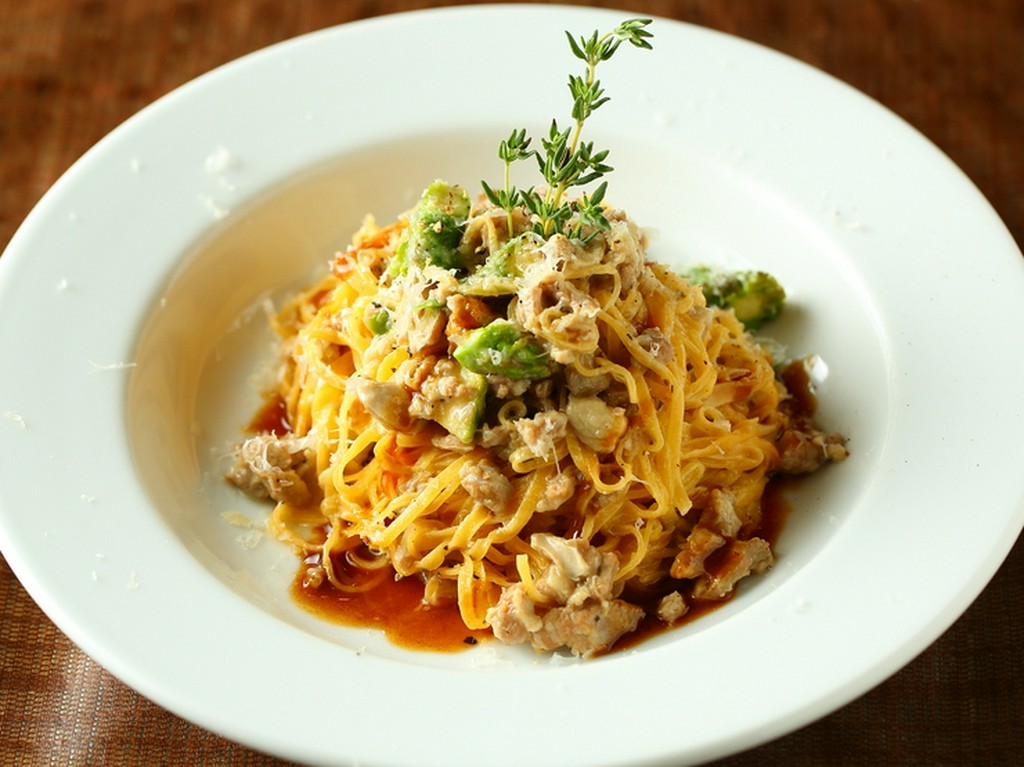 『フランス産乳飲み仔羊のラグービアンコ　マルスピーノ風』