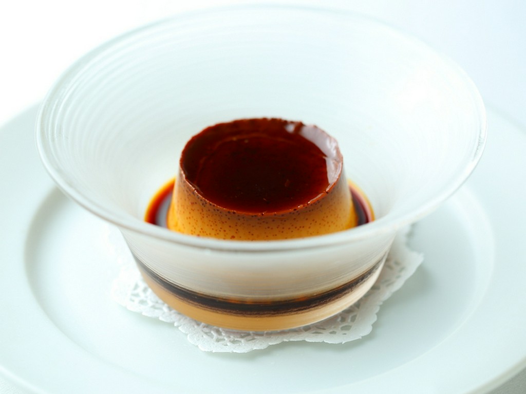 香ばしいカラメルの香りと滑らかな食感、適度な甘さが絶妙な『大人のプリン』