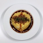 じっくり煮込んだプルドチキンがお勧めの美味しいポイントです
*オムライス用の味付けで煮込んだプルドチキン