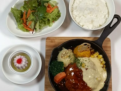 ハンバーグランチ