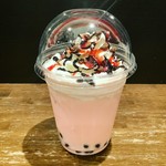 チョコレート入りのもちもちのタピオカです。
タピオカを食べるとチョコレートの味が広がる美味しさです。
環境に優しいバイオマスプラスチックカップを使用しています
7/31迄電子マネー決算で￥20引きキャンペーン
