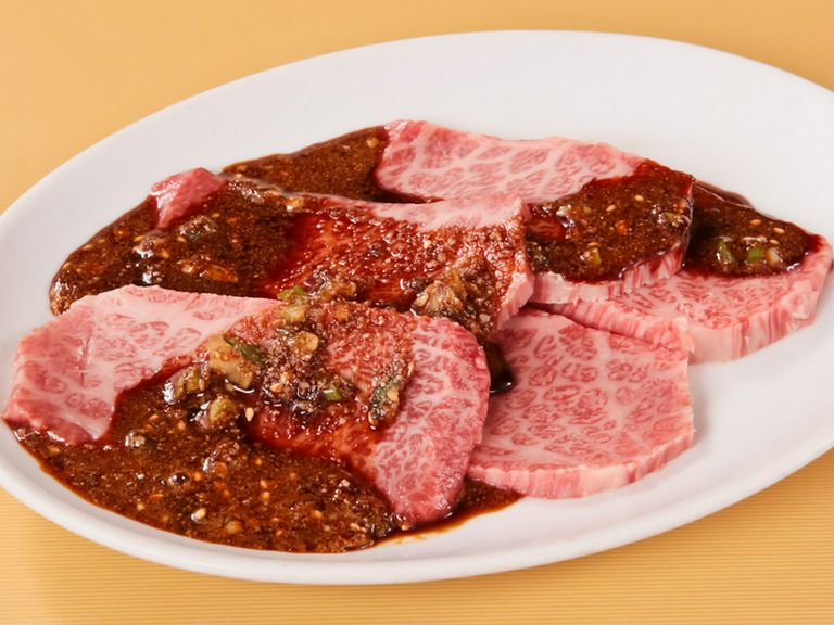 肉の種類が豊富、精肉店直営ならではの品揃え