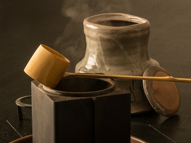 茶釜を前に、日本文化を味わう