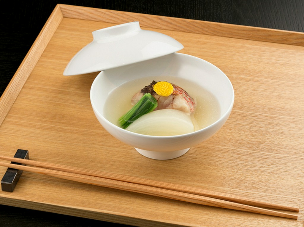 匠の技を堪能！　旬菜があしらわれた彩り豊かな『椀盛』