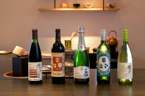 『北海道ツヴァイゲルト』など料理に合ったお酒を出してくれる