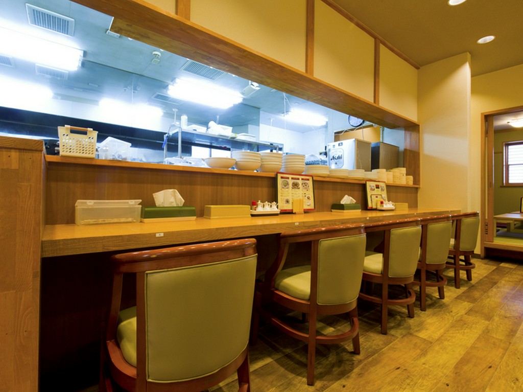 カウンター席もあるので、一人でも気軽に来店しやすい